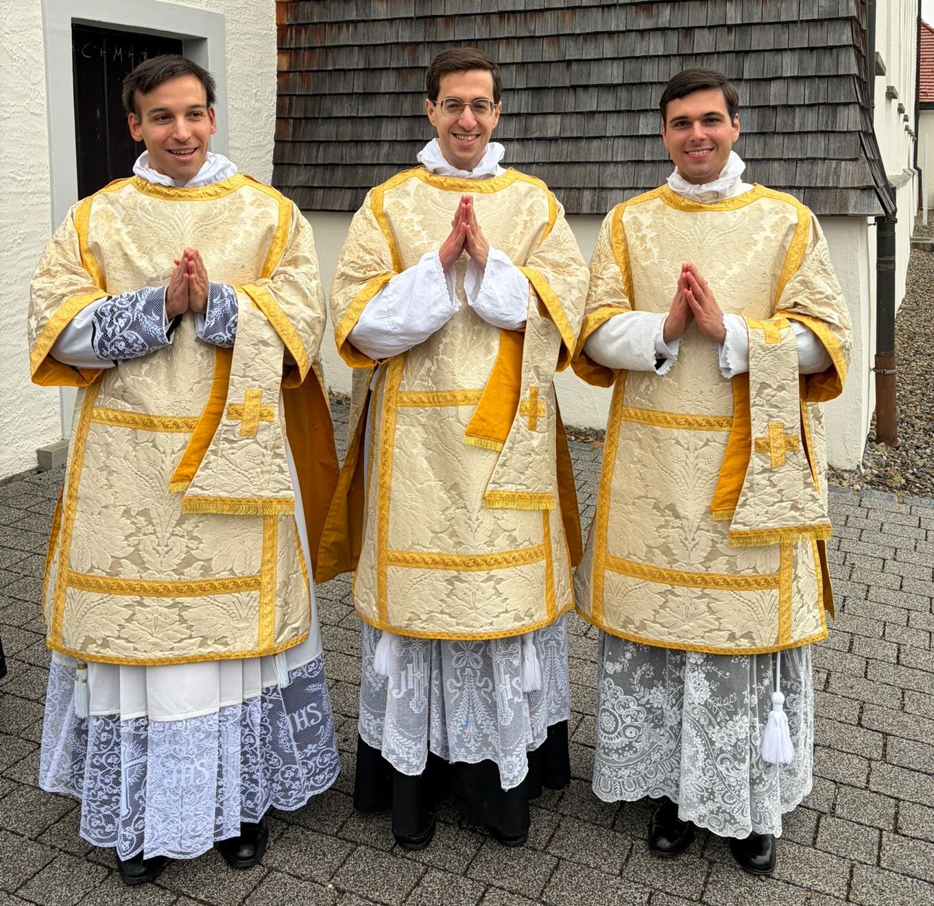 Ordenación de doce nuevos subdiáconos para la FSSP